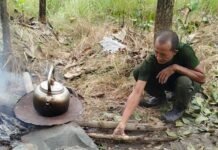 Kreativitas dan Kesatuan di Hutan Cikuya: Satgas TMMD ke- 127 Brebes Gali Air dan Rebus dengan Peralatan Sederhana Saat Garap Jalan